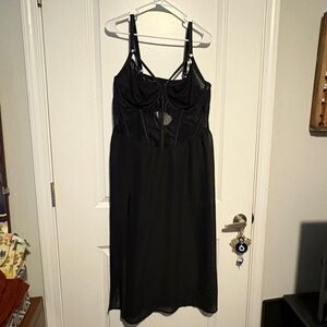 Elegant Black Lace Women's Nightgown (torrid)